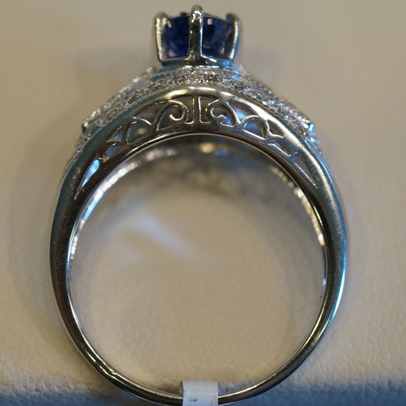 14KW Gold Genuine Blue Sapphire & Diamond Ring - Picture 5 of 9